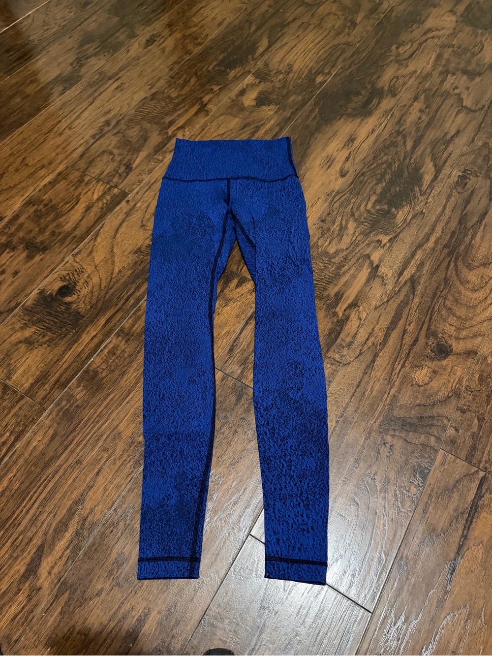 Lululemon women’s jacquard blue wunder under leggings size 4